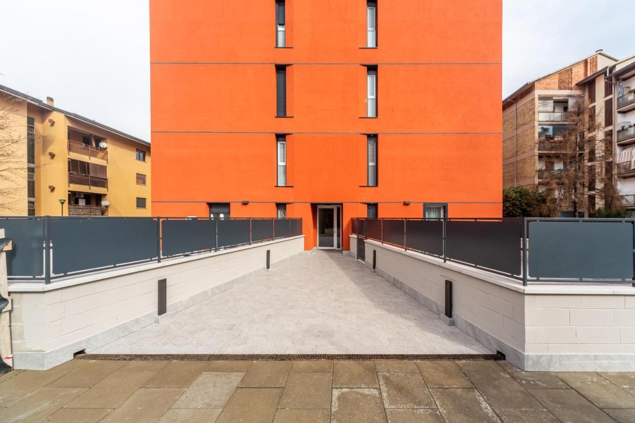 Comfy Apt With Private Parking & Balcony Milano Exterior foto