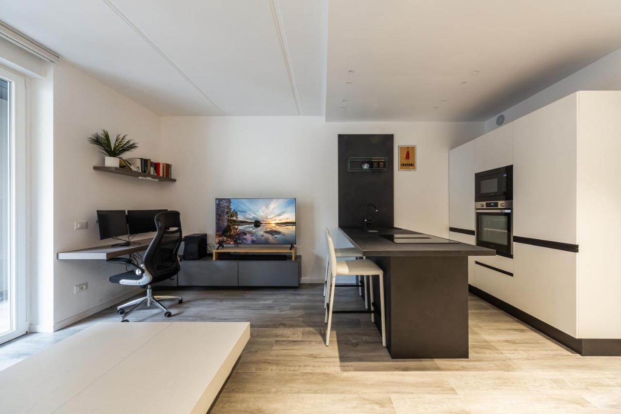 Comfy Apt With Private Parking & Balcony Milano Exterior foto